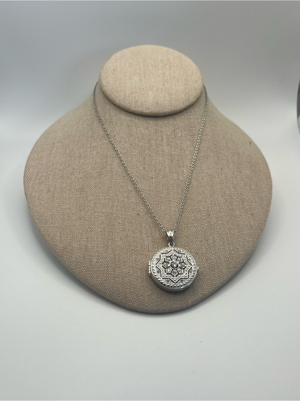 Vintage Avon Silver Aromatherapy Diffuser Round Pendant Necklace - Women Jewelry